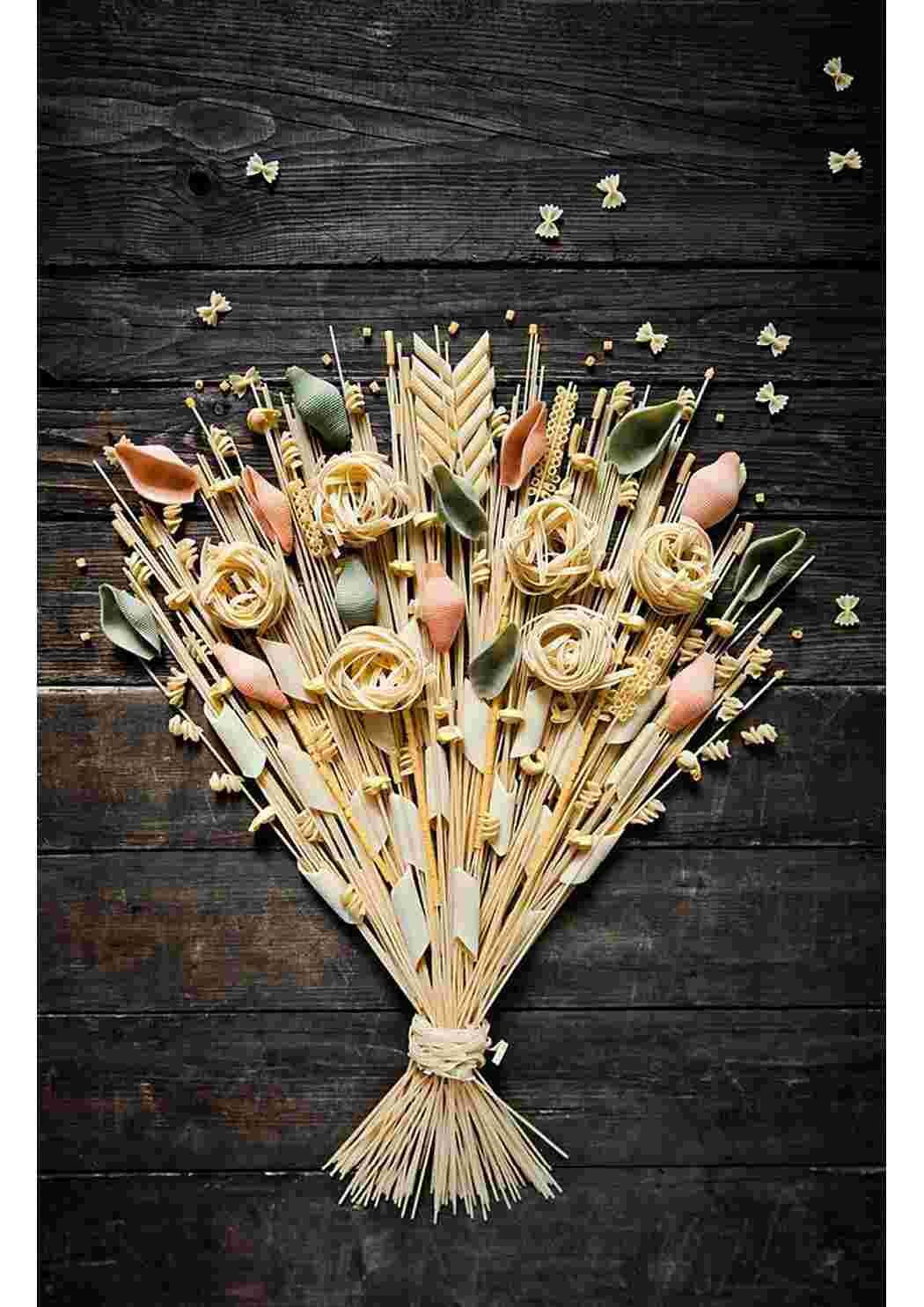 Раскраска Поделка из макарон.